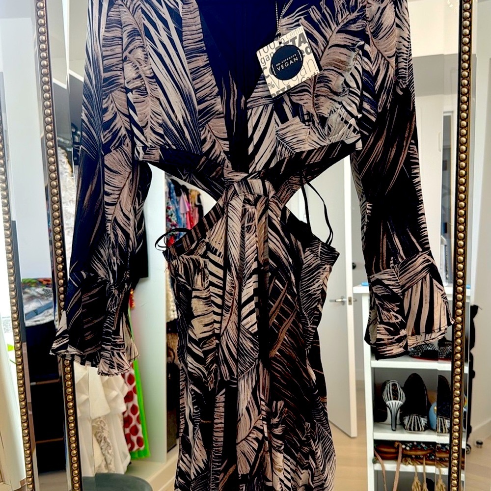 Beautiful maxi Blue and Beige Leaf Print Dress